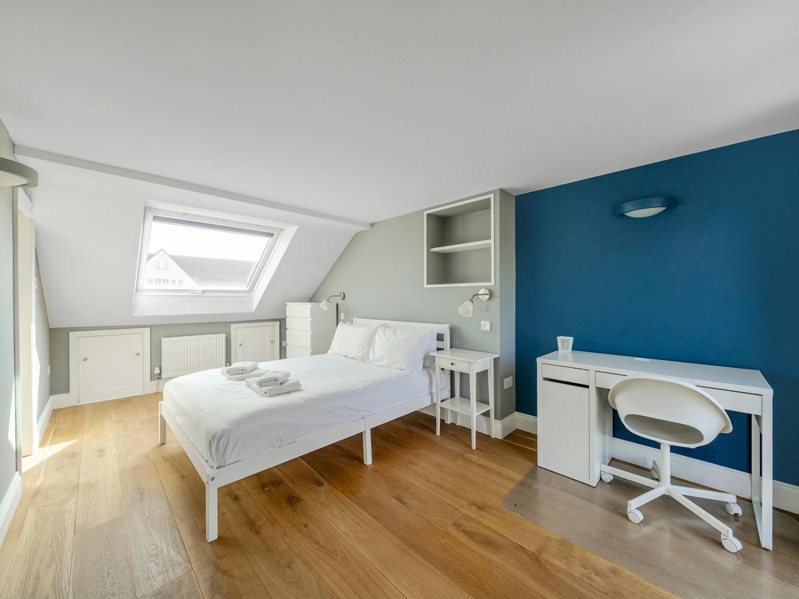 Ferienhaus Stunning 3br Townhouse - Pass The Keys *