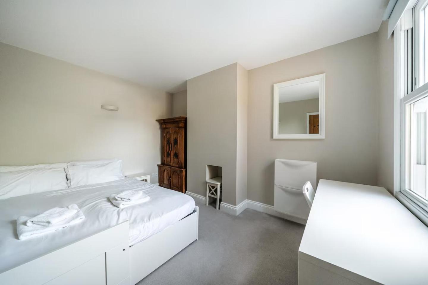 Ferienhaus Stunning 3br Townhouse - Pass The Keys *